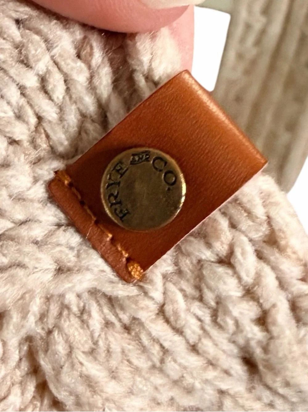 FRYE AND CO. Cream Cable Knit Scarf